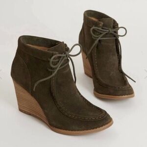 Lucky brand suede Ysable Ankle Boots